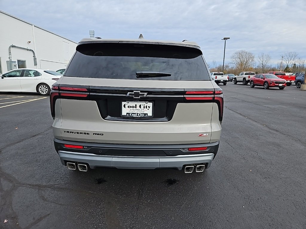 2026 Chevrolet Traverse Z71 photo 4
