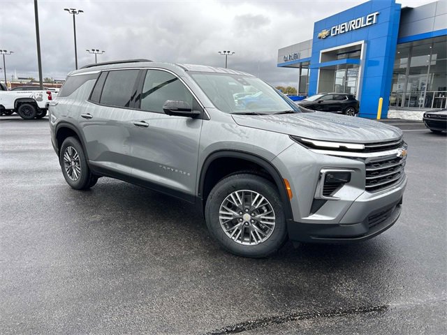 2026 Chevrolet Traverse photo 2