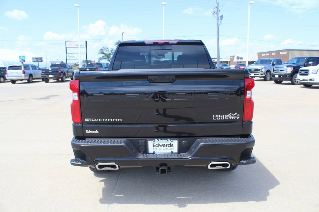 2025 Chevrolet Silverado 1500 High Country photo 4