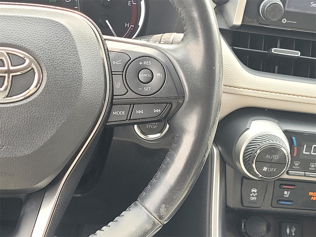 2019 Toyota RAV4 Limited photo 25