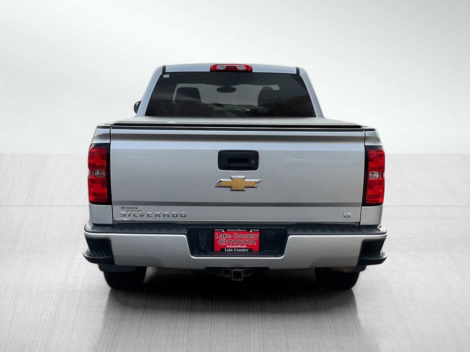 2017 Chevrolet Silverado LT photo 4