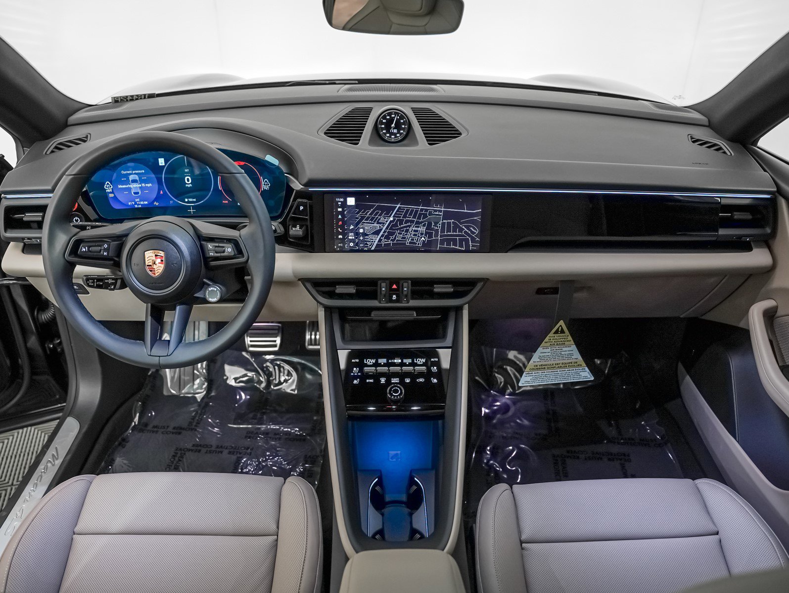 2025 Porsche Macan Electric photo 14