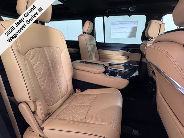 2025 Jeep Grand Wagoneer III photo 19