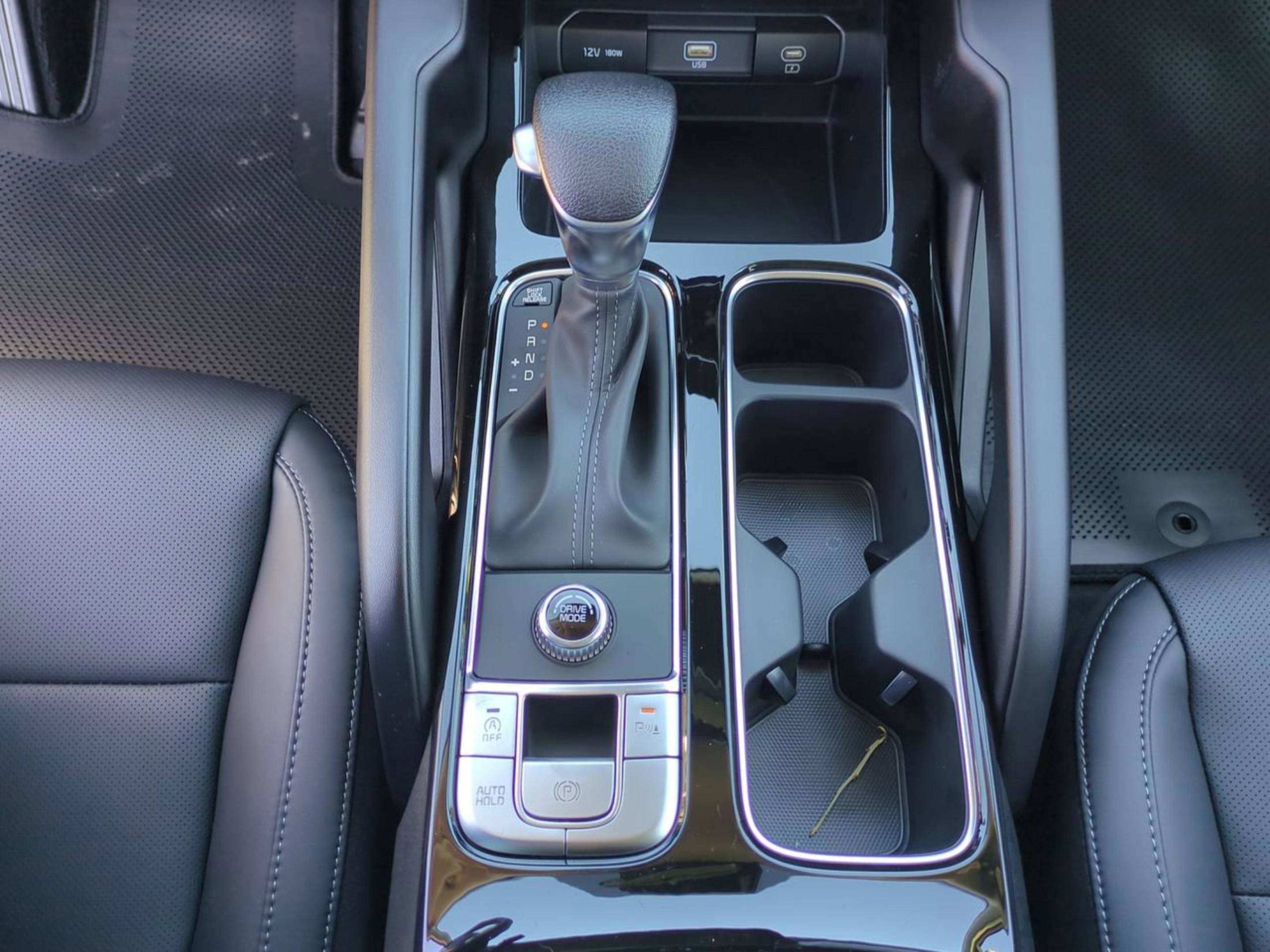 2025 Kia Telluride LX photo 20