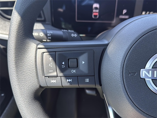 2025 Nissan Kicks SV photo 19