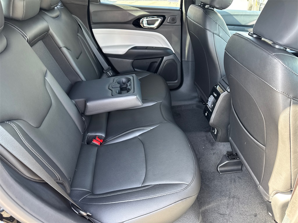 2025 Jeep Compass Limited photo 16