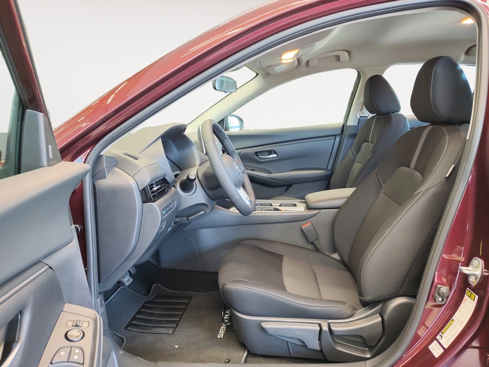 2025 Nissan Sentra SV photo 19