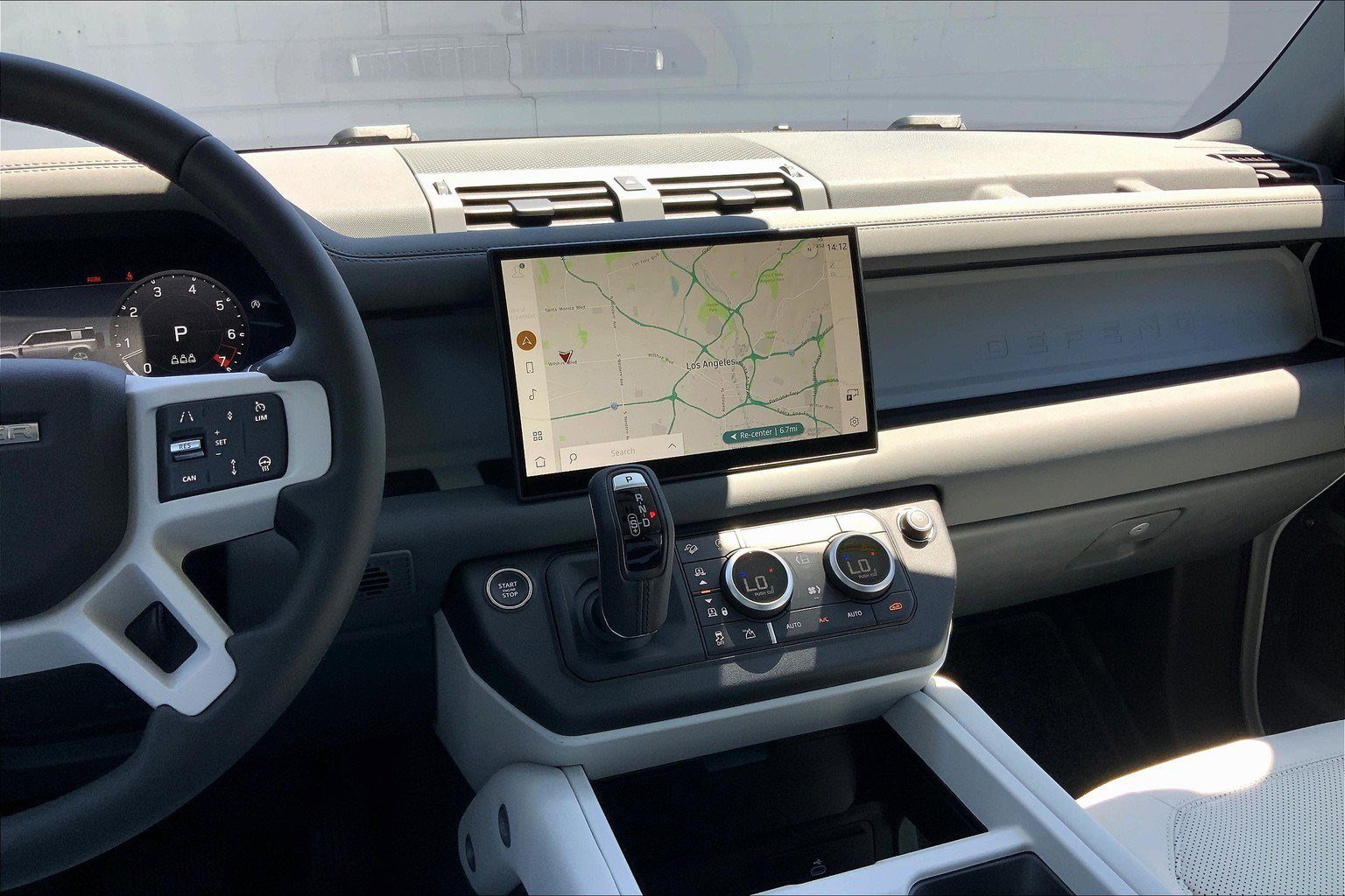 2025 Land Rover Defender 110 S photo 6