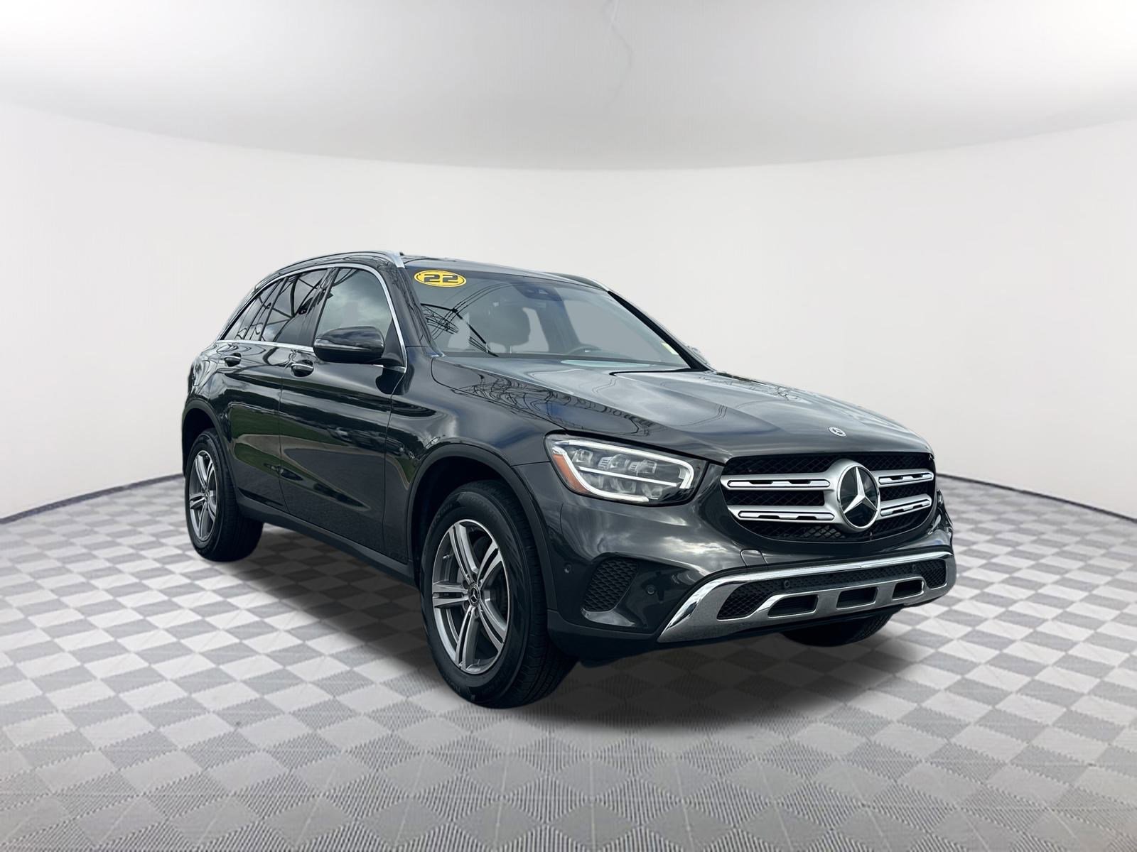 2022 Mercedes Benz GLC 300 photo 2