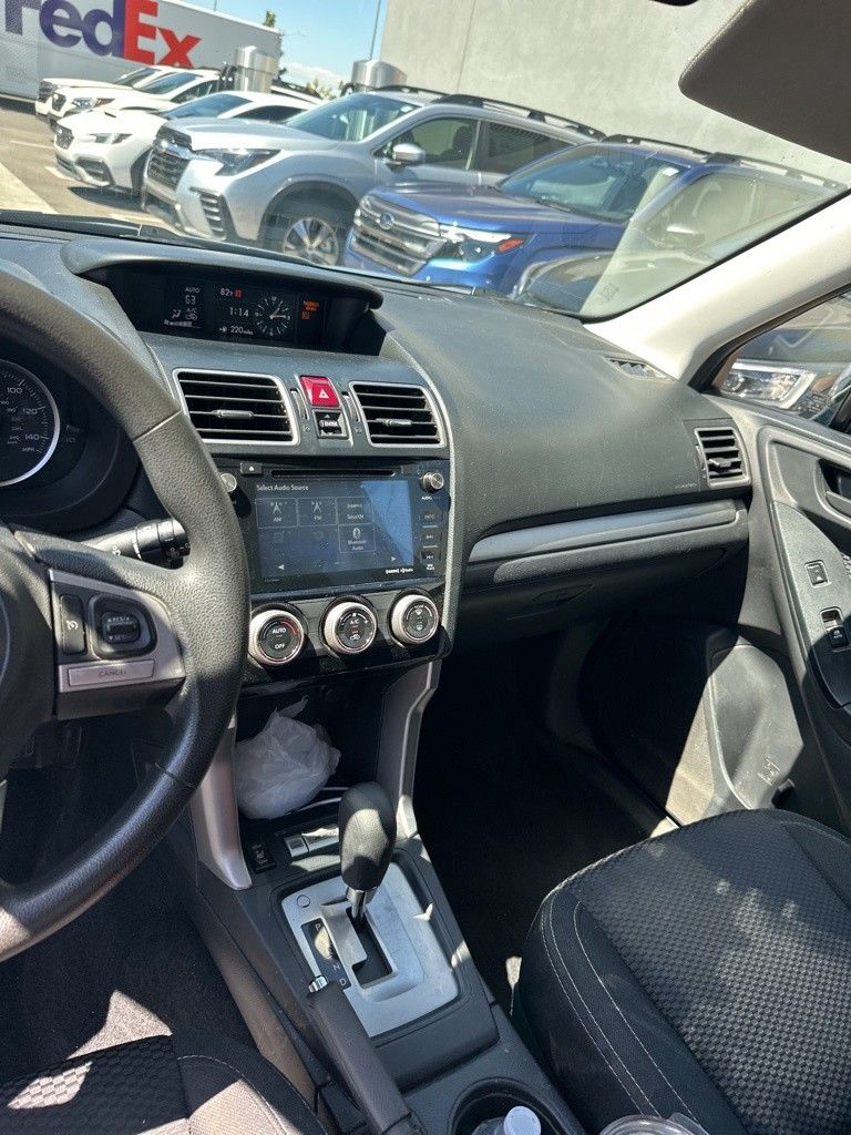 2017 Subaru Forester 2.5i Premium photo 5