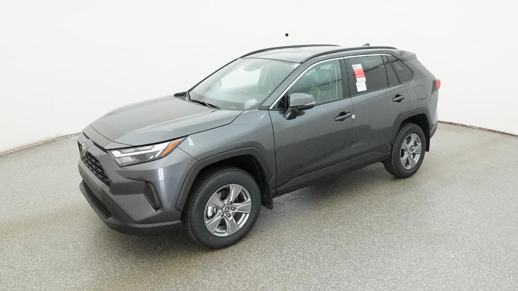 2025 Toyota RAV4 XLE's photo