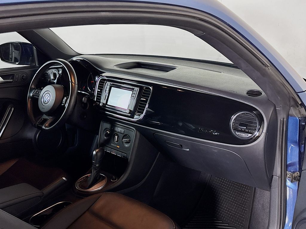 2018 Volkswagen Beetle S photo 12