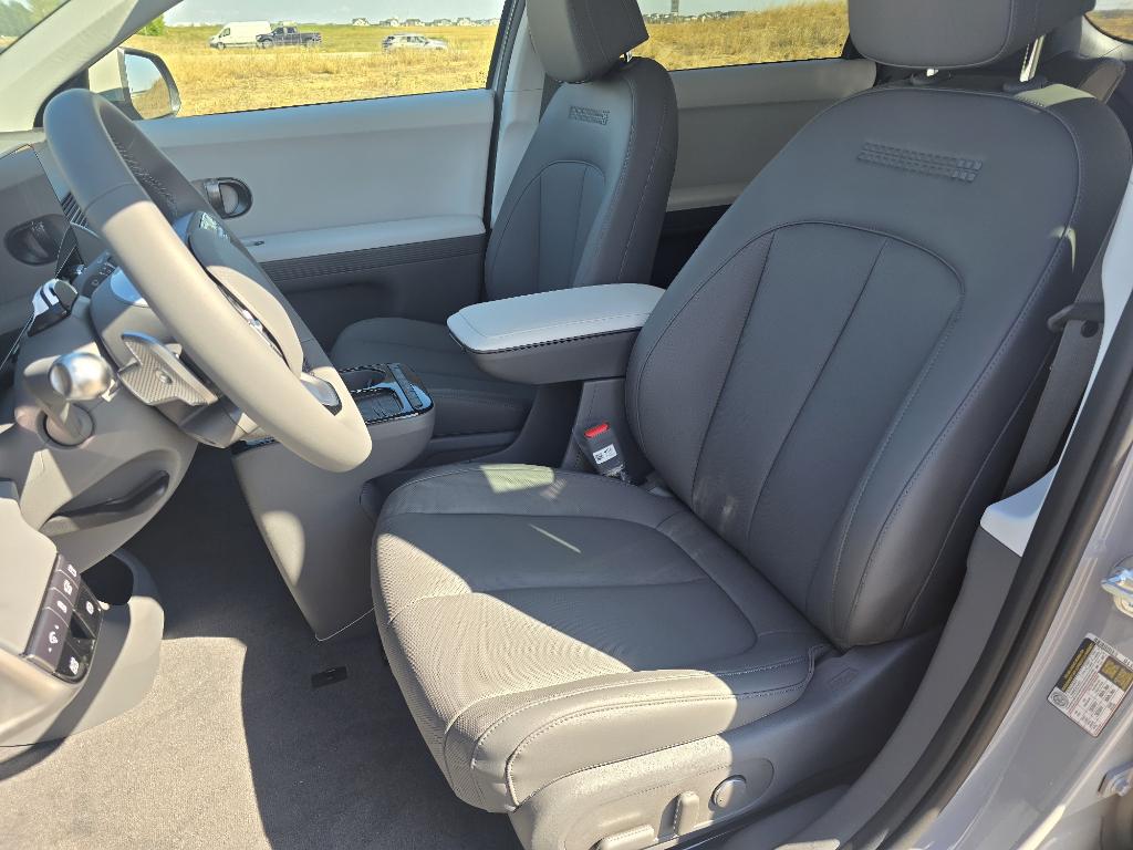 2025 Hyundai Ioniq 5 SEL photo 10