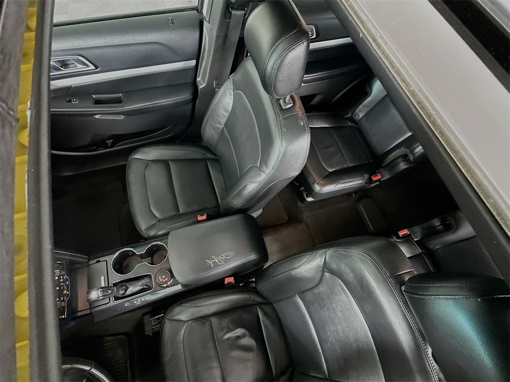 2016 Ford Explorer XLT photo 11