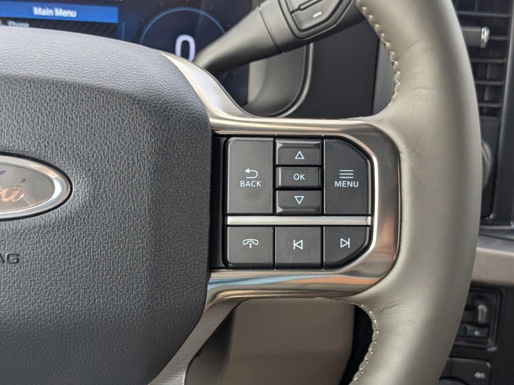 2025 Ford F-250 Platinum photo 28