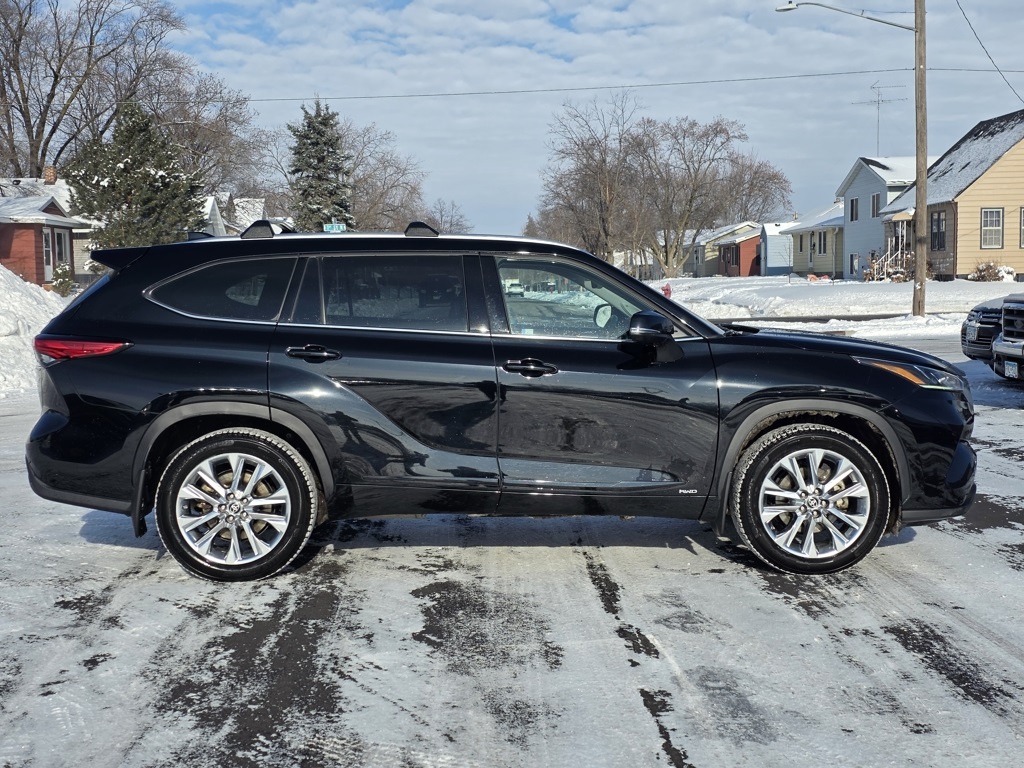 2023 Toyota Highlander Limited's photo