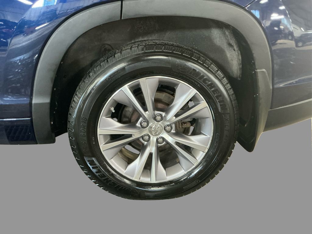 2015 Toyota Highlander XLE Sport photo 15