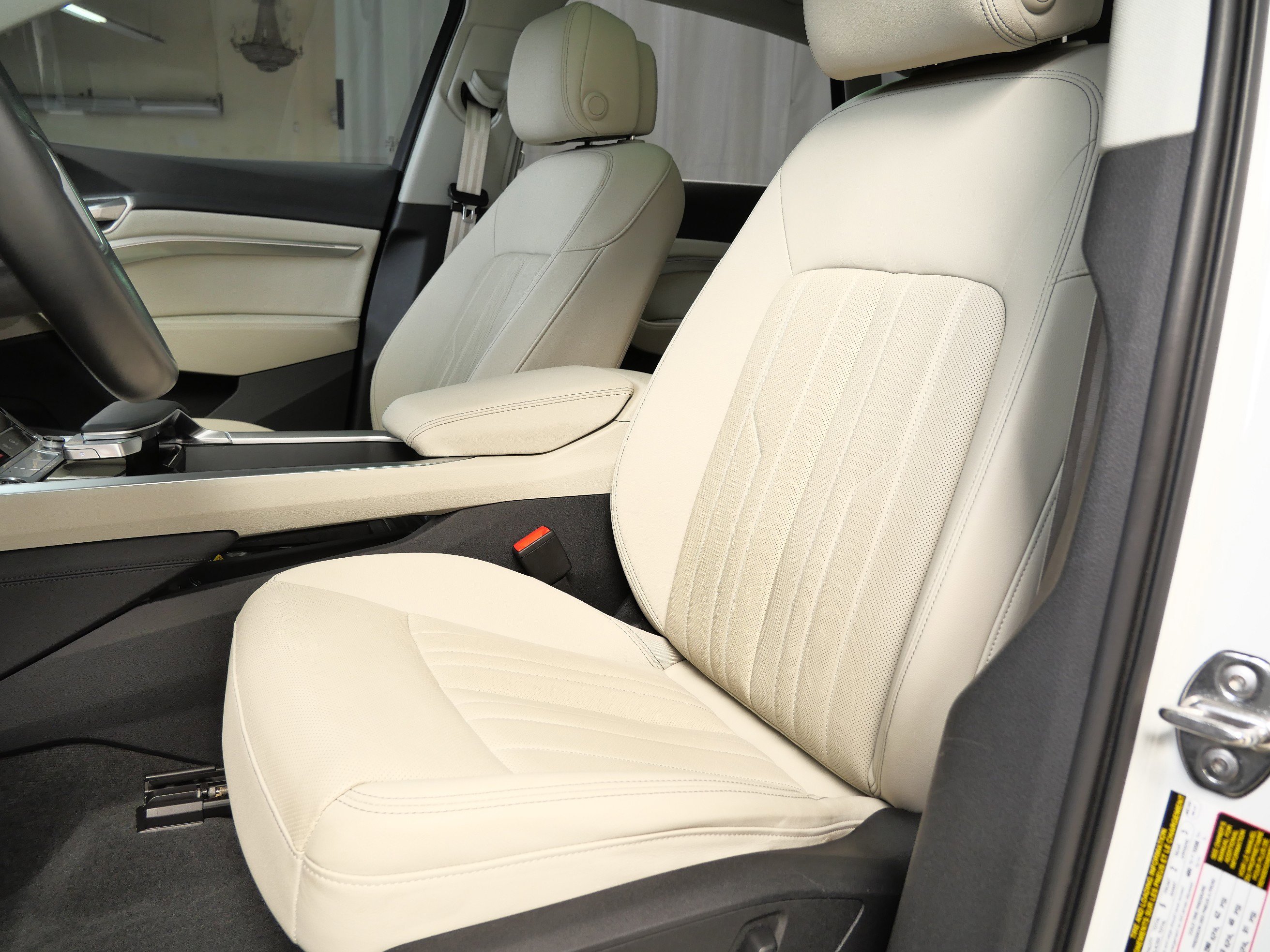 2024 Audi Q8 E-tron Premium Plus photo 2