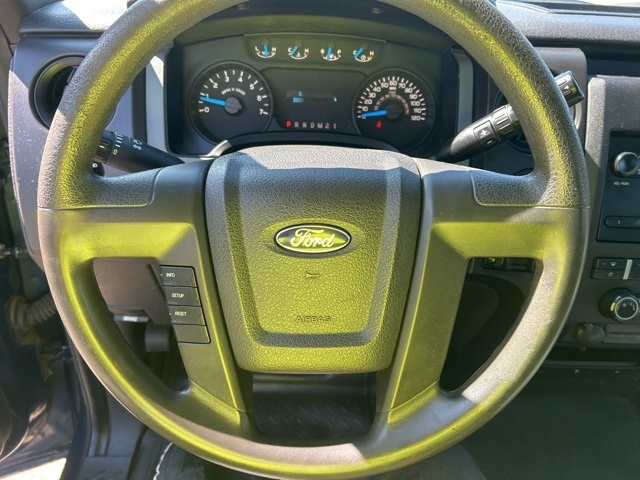 2013 Ford F-150 XL photo 14