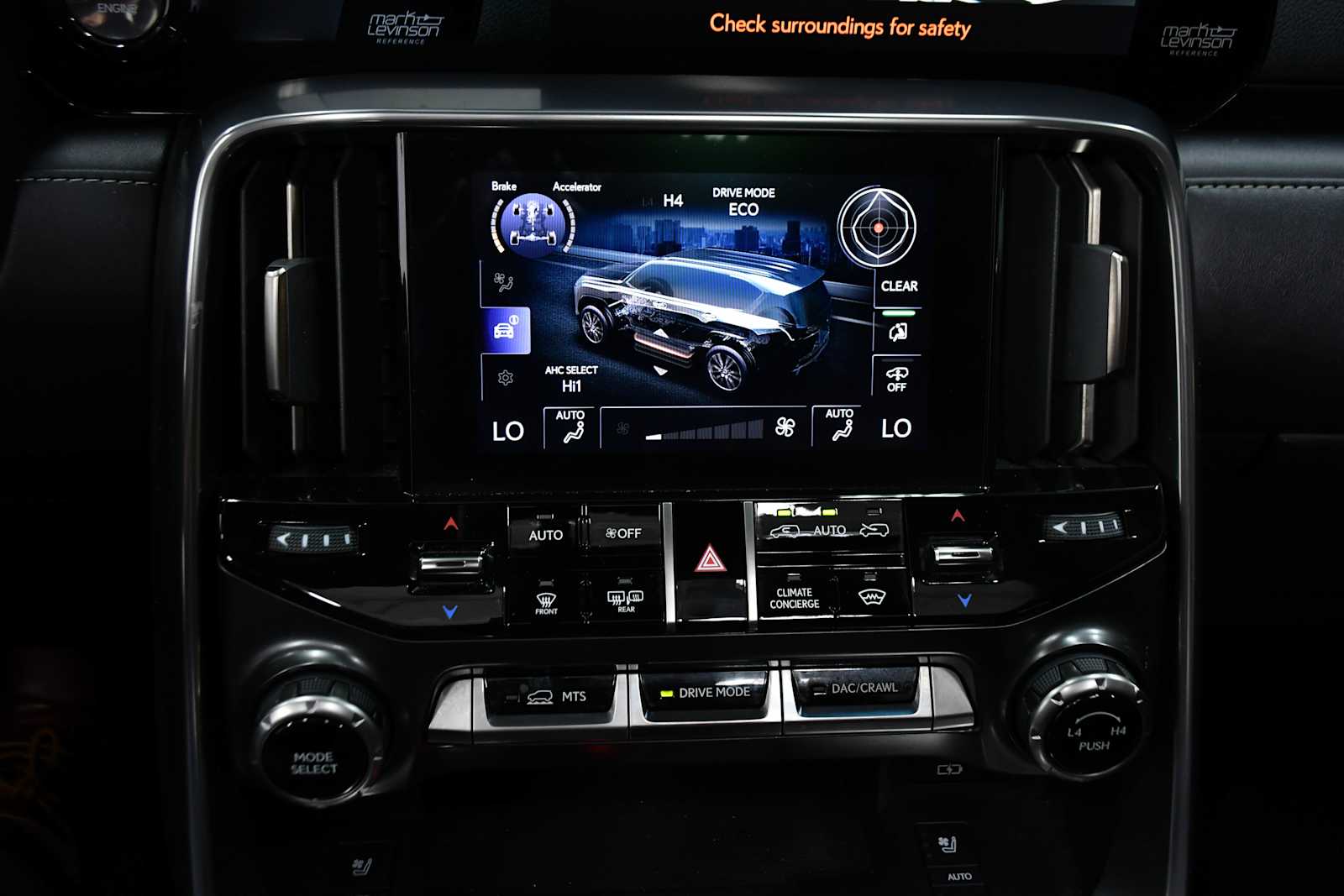 2023 Lexus LX 600 Luxury photo 18