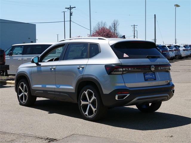 2025 Volkswagen Taos SEL photo 3