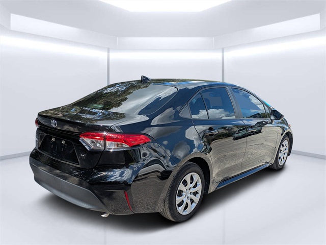 2024 Toyota Corolla LE photo 3