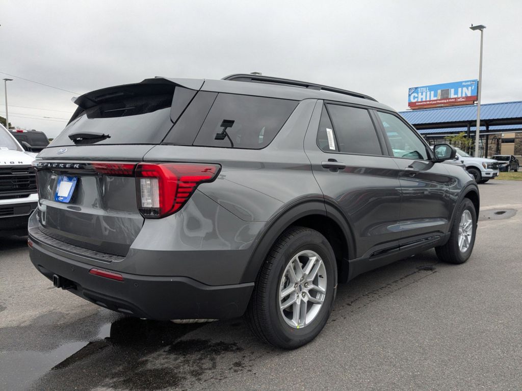 2026 Ford Explorer photo 4