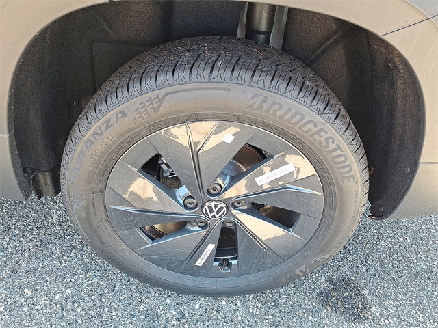 2025 Volkswagen Taos S photo 4