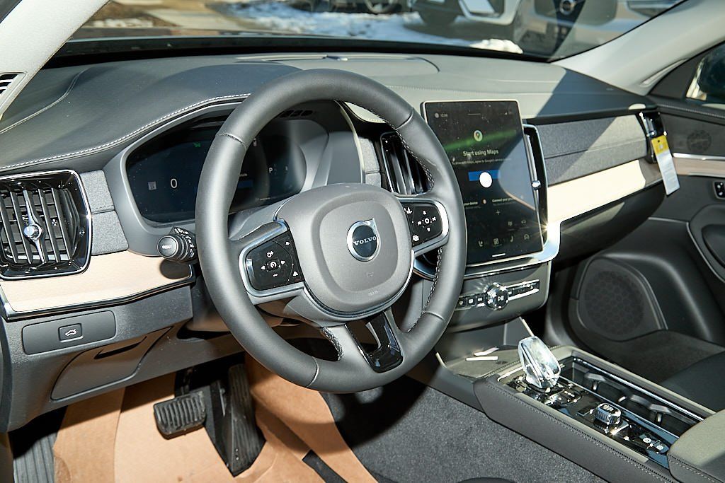 2026 VOLVO XC90 - Image 12