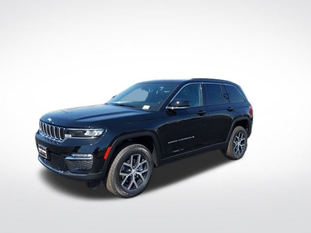 2025 Jeep Grand Cherokee Limited photo 3