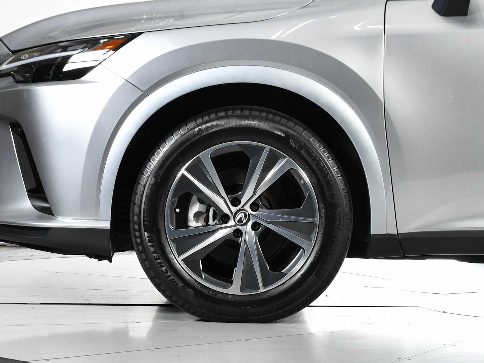 2025 Lexus RX photo 9