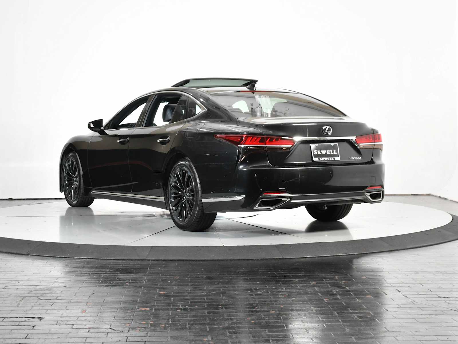 2020 Lexus LS 500 photo 2