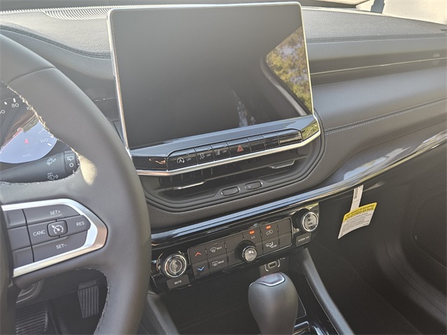 2026 Jeep Compass Latitude photo 19