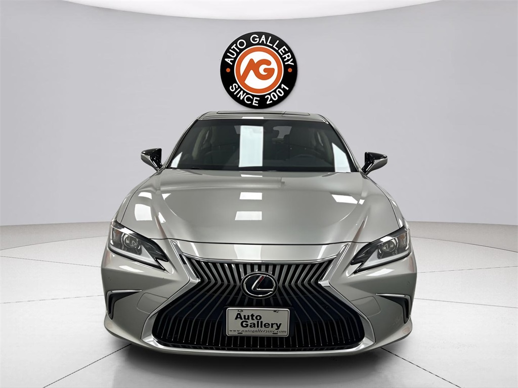 2019 Lexus ES 350 photo 2