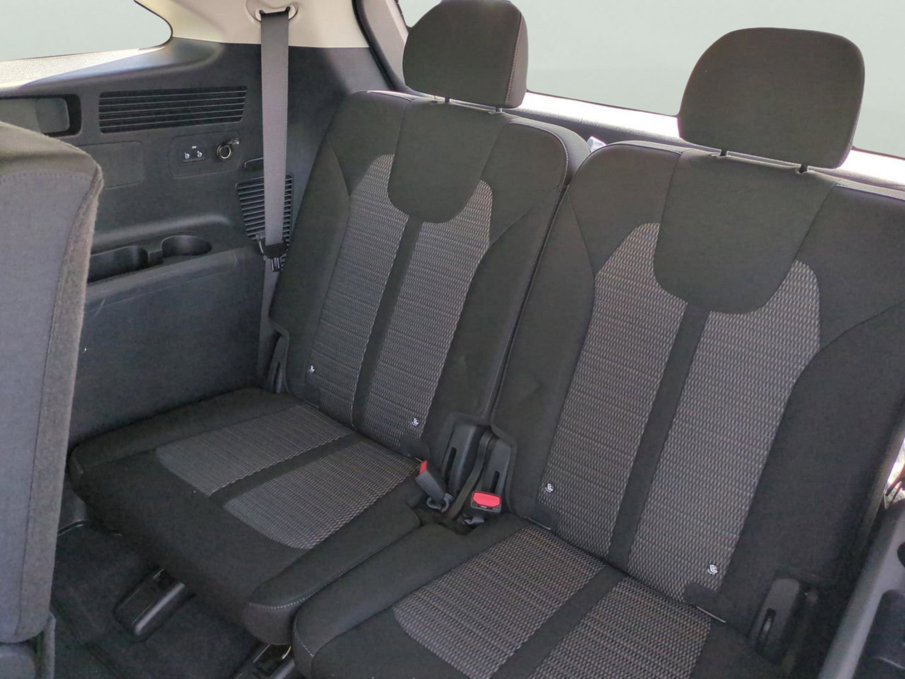 2026 Kia Sorento LX photo 11