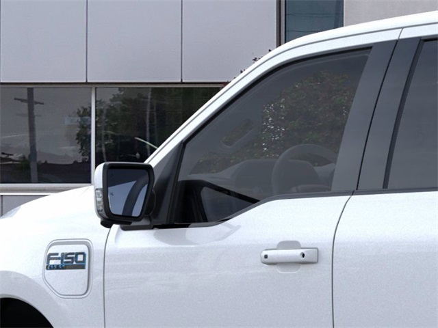 2025 Ford F-150 Lightning Lariat photo 20
