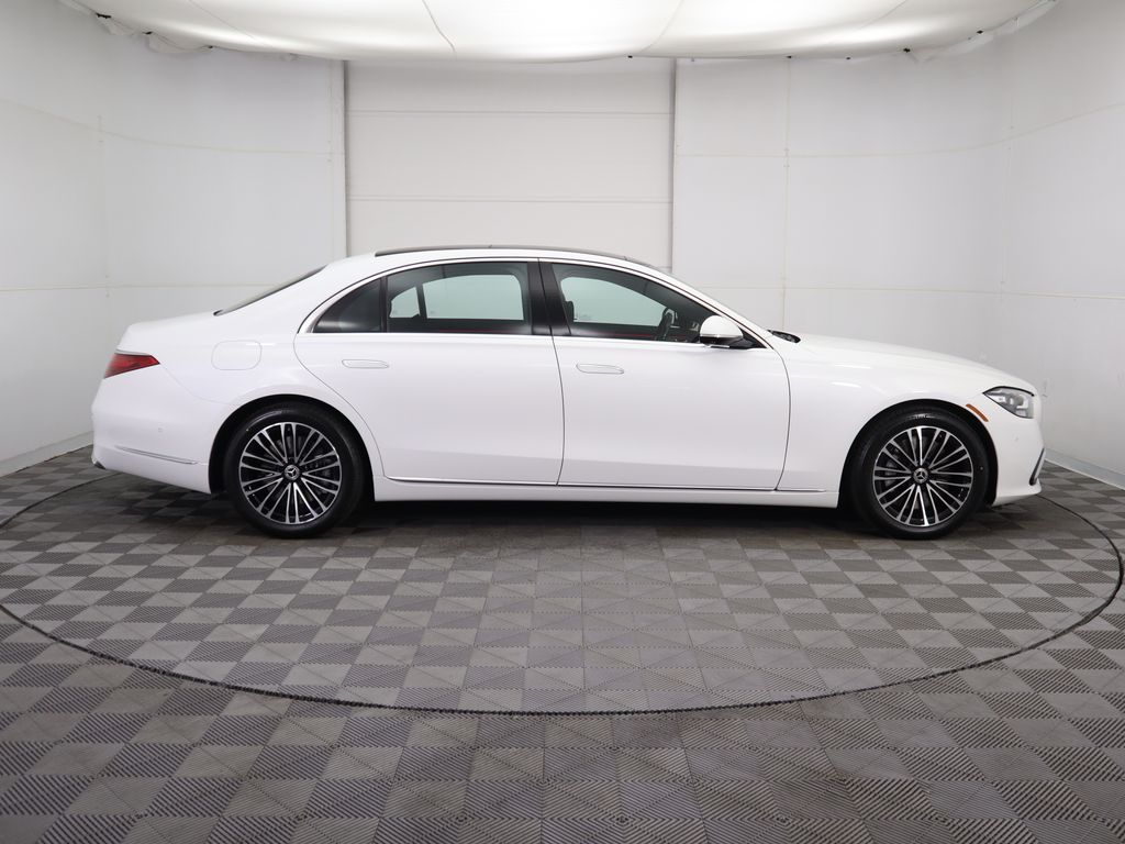 2025 Mercedes Benz S 580 4MATIC photo 4