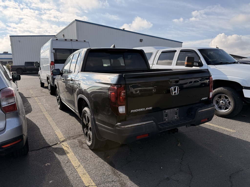 2019 Honda Ridgeline Black Edition photo 3