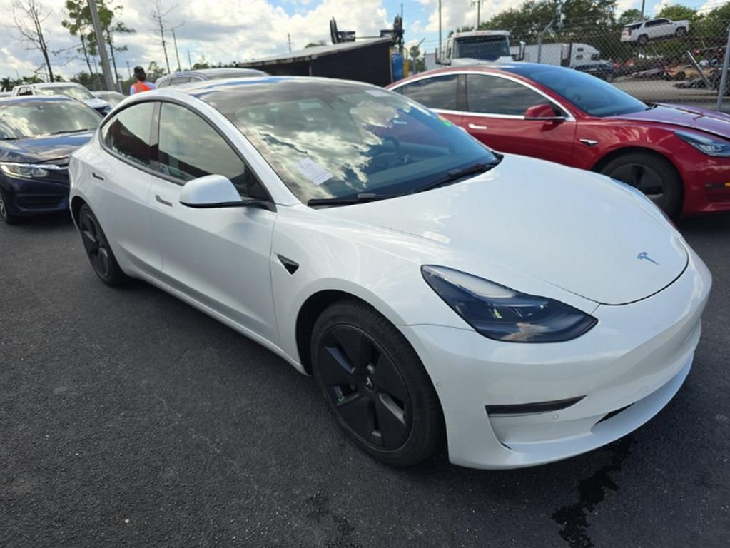 2022 Tesla Model 3 photo 3