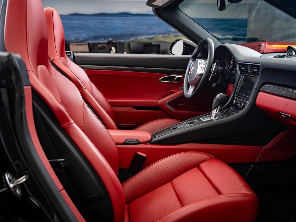 2015 Porsche 911 Turbo S photo 33