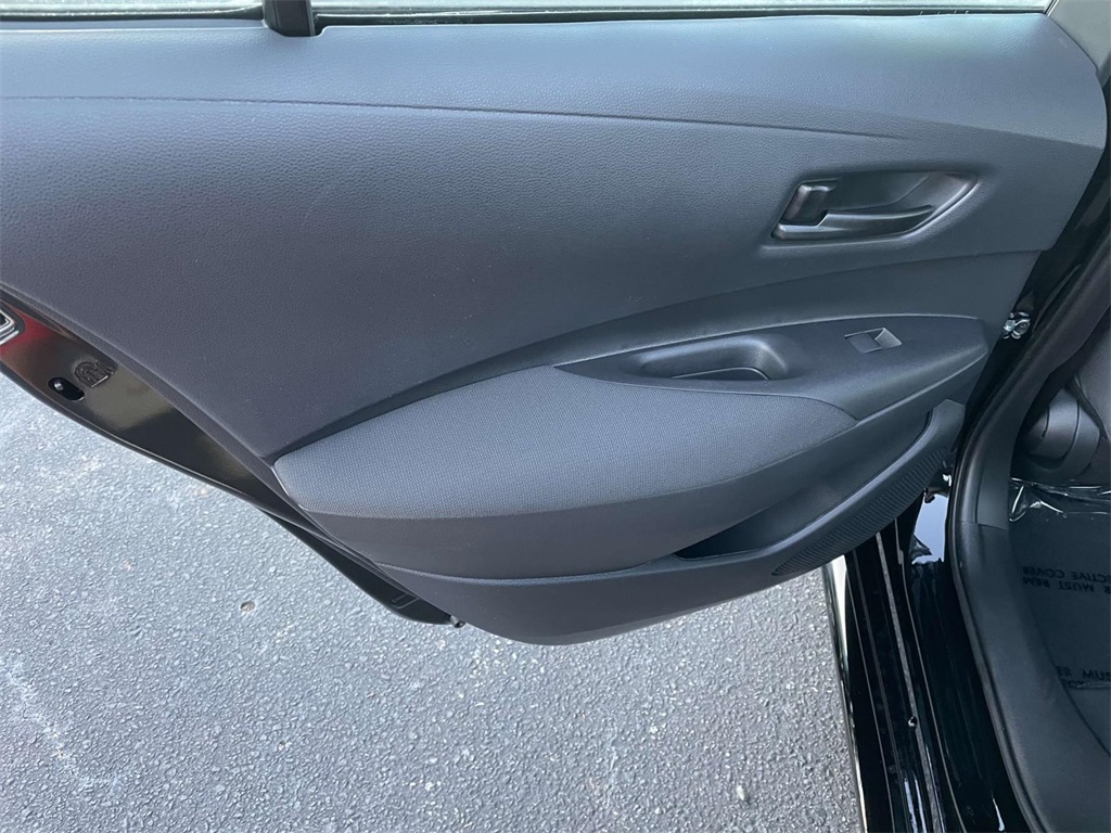 2025 Toyota Corolla LE photo 12