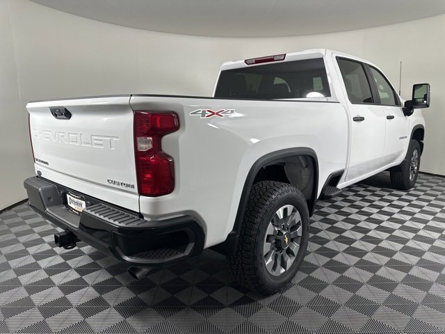 2025 Chevrolet Silverado 2500HD Custom photo 2