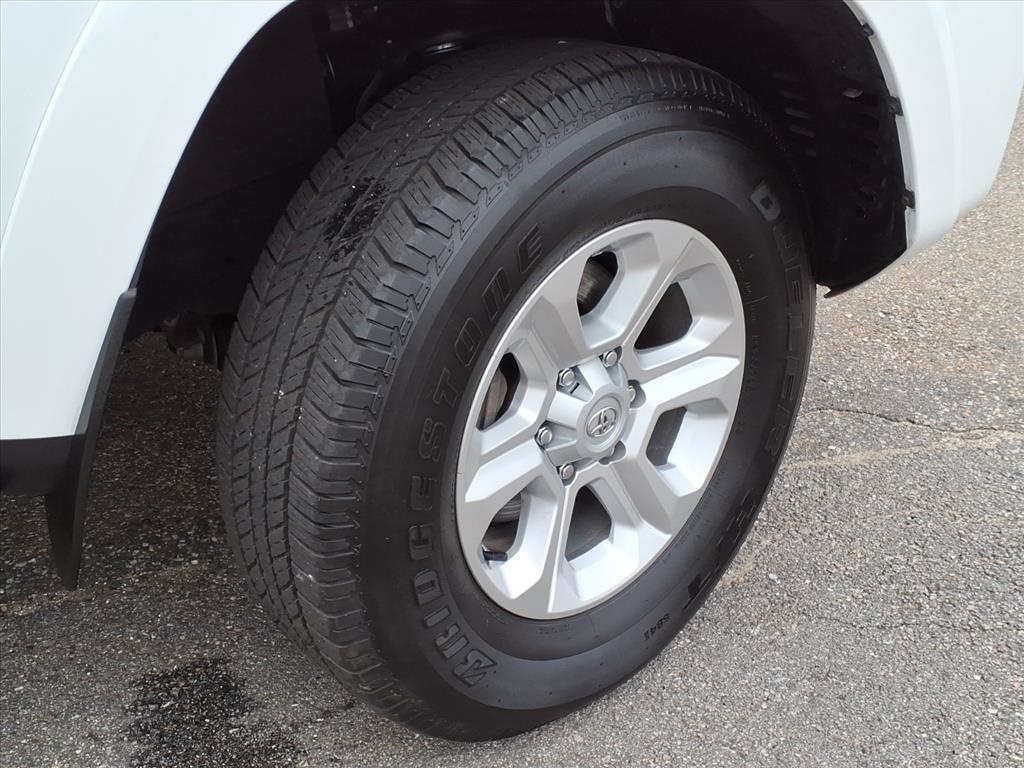 2024 Toyota 4Runner SR5 photo 3