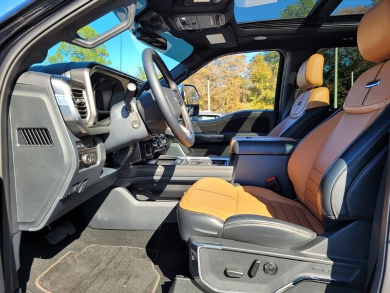 2024 Ford F-250 Platinum photo 4