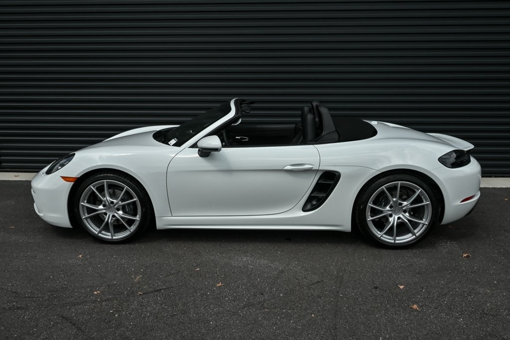 2025 Porsche Boxster photo 2