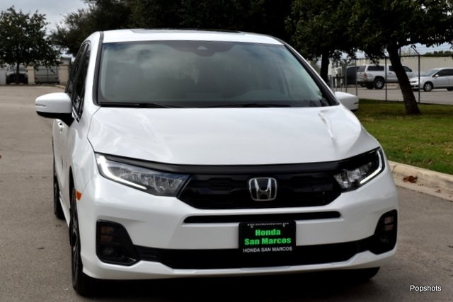 2026 Honda Odyssey Elite photo 2
