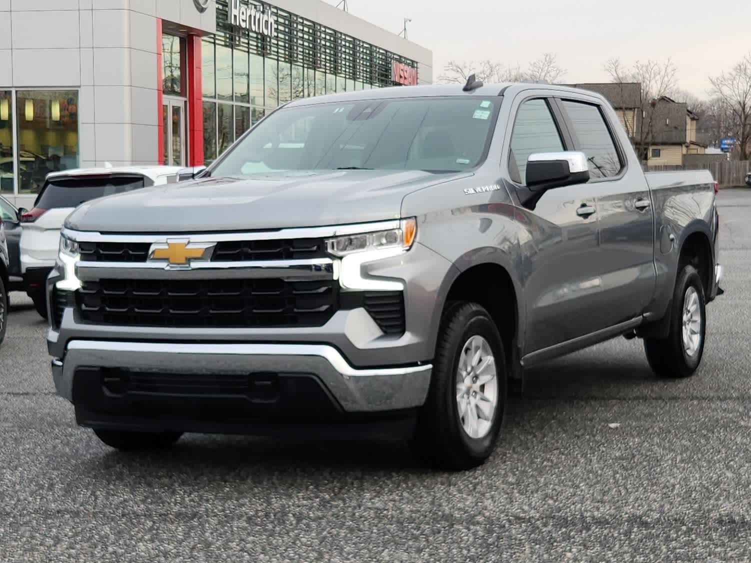 2025 Chevrolet Silverado 1500 LT's photo