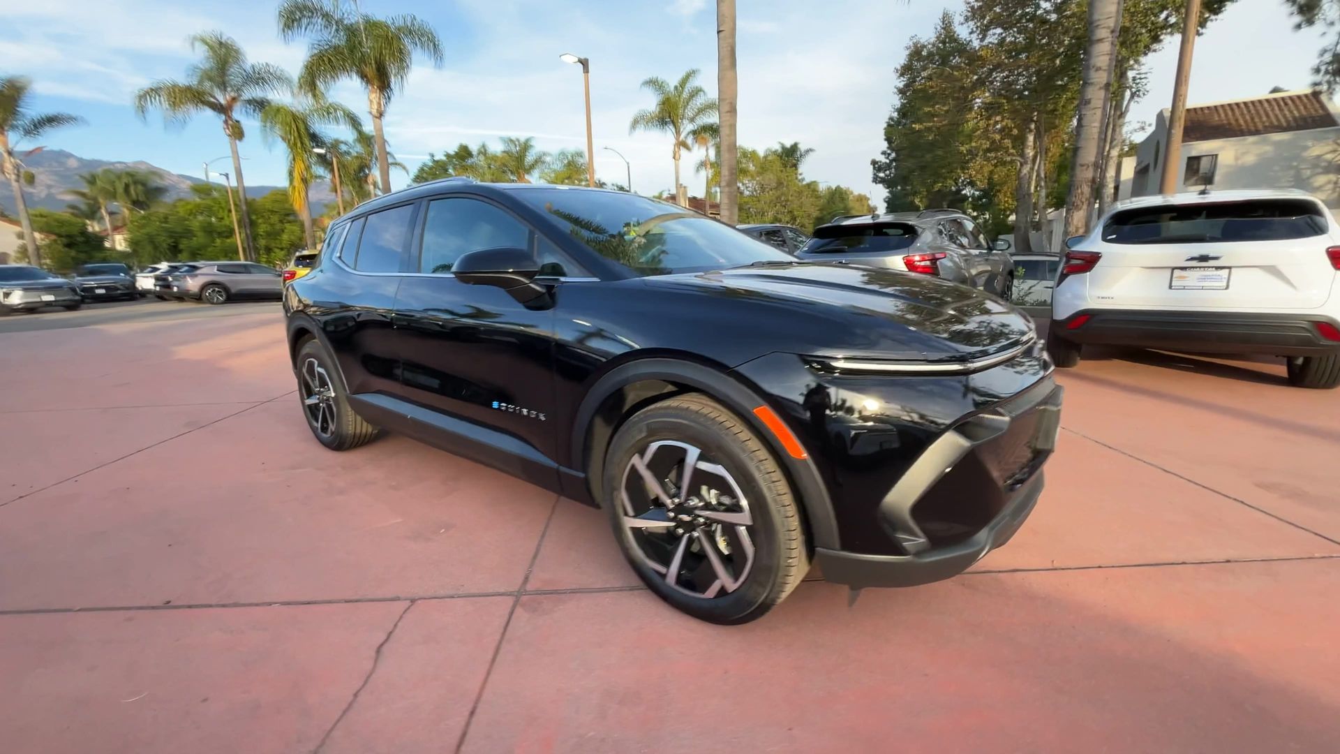 2026 Chevrolet Equinox EV 1LT photo 2