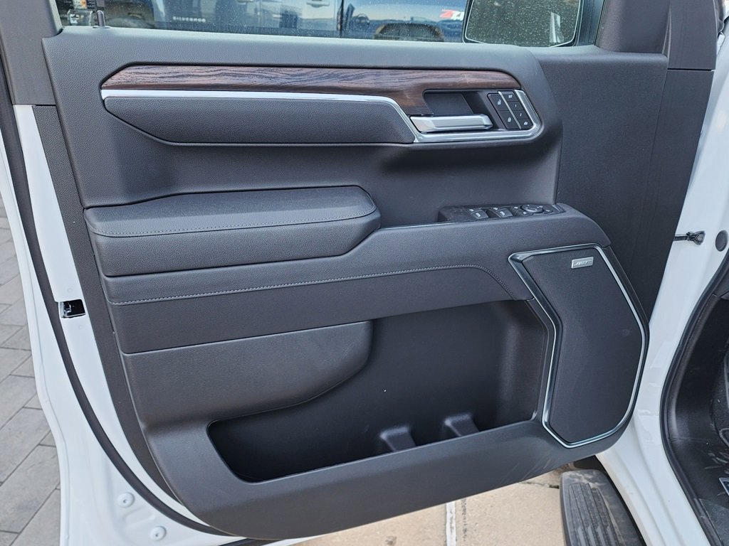 2025 Gmc Sierra 1500 SLT photo 12