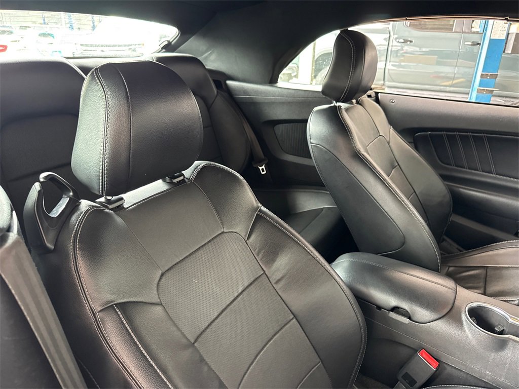 2018 Ford Mustang EcoBoost Premium photo 4